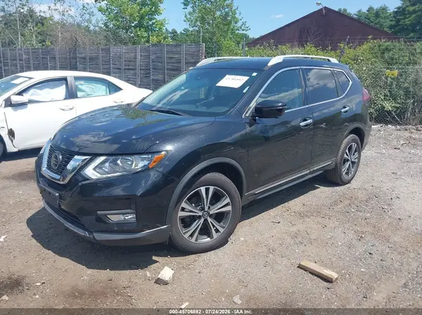 5N1AT2MV8JC745006 2018 NISSAN ROGUE - Image 2