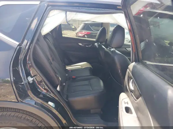 5N1AT2MV8JC745006 2018 NISSAN ROGUE - Image 8