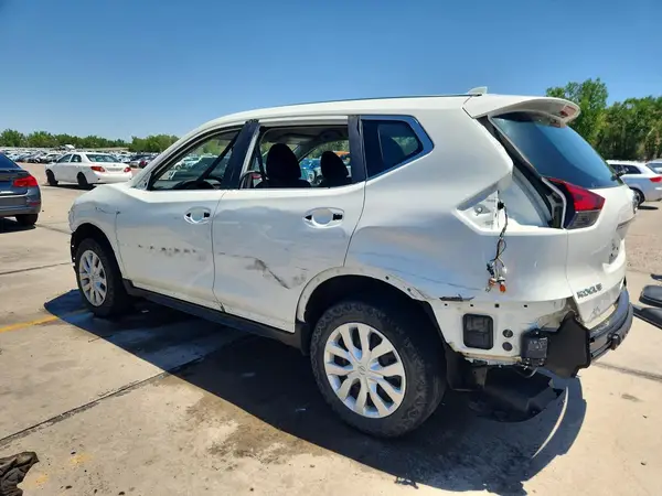 5N1AT2MV8JC748522 2018 NISSAN ROGUE - Image 2