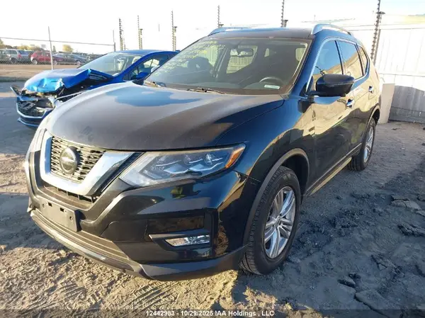 5N1AT2MV8JC751114 2018 NISSAN ROGUE - Image 2