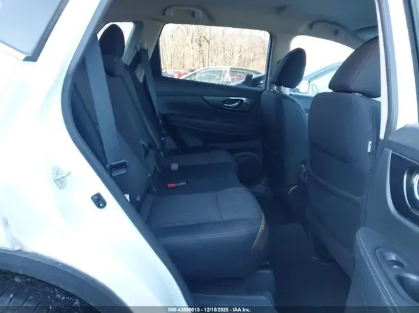 5N1AT2MV8JC752358 2018 NISSAN ROGUE - Image 8