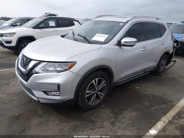 5N1AT2MV8JC753039 2018 NISSAN ROGUE - Image 2