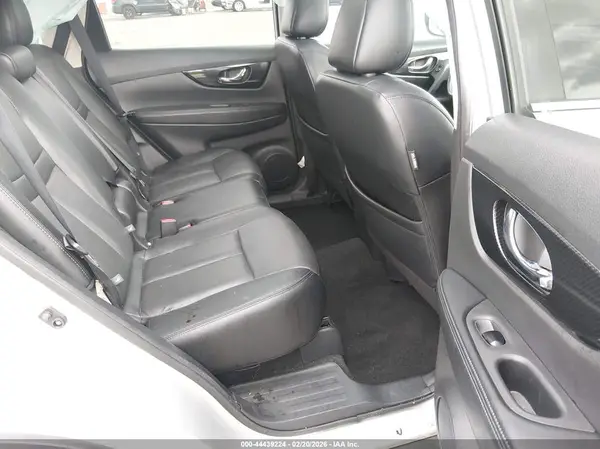 5N1AT2MV8JC753039 2018 NISSAN ROGUE - Image 8