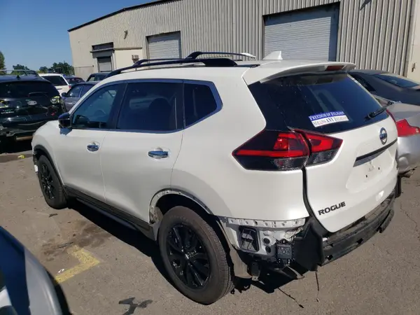 5N1AT2MV8JC754935 2018 NISSAN ROGUE - Image 2