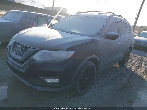 5N1AT2MV8JC759598 2018 NISSAN ROGUE - Image 2