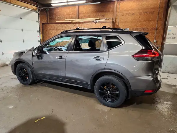 5N1AT2MV8JC767751 2018 NISSAN ROGUE - Image 2