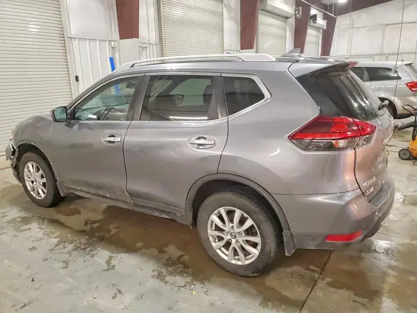 5N1AT2MV8JC773940 2018 NISSAN ROGUE - Image 2