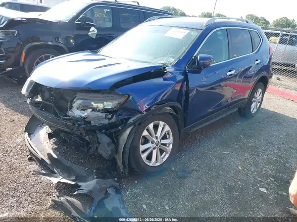 5N1AT2MV8JC778698 2018 NISSAN ROGUE - Image 2