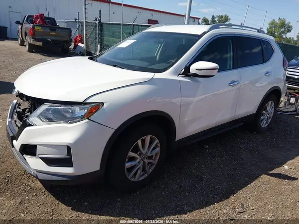 5N1AT2MV8JC780807 2018 NISSAN ROGUE - Image 2