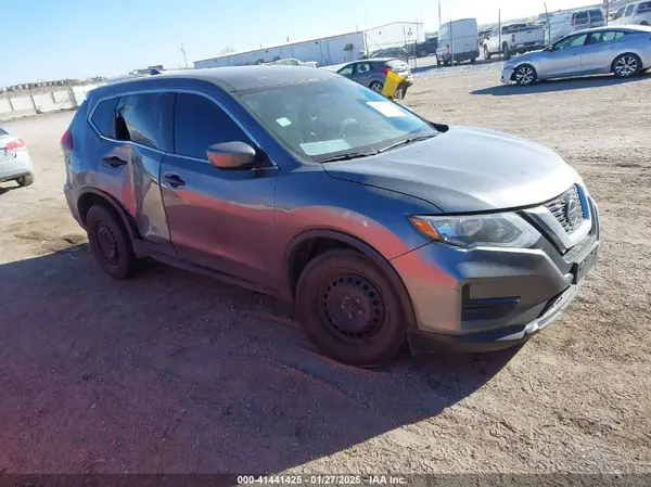5N1AT2MV8JC786526 2018 NISSAN ROGUE - Image 1