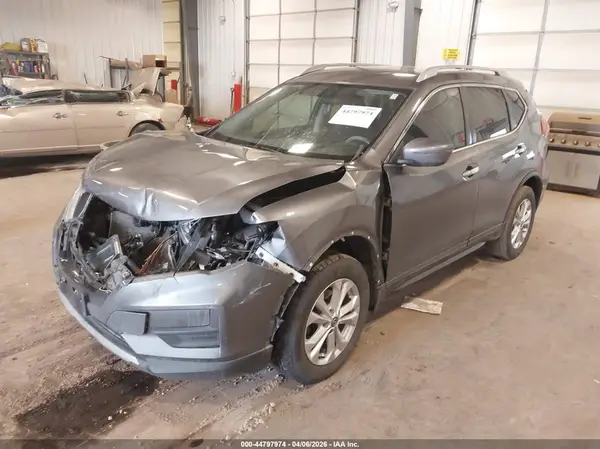 5N1AT2MV8JC786624 2018 NISSAN ROGUE - Image 2