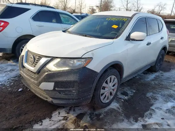 5N1AT2MV8JC786879 2018 NISSAN ROGUE - Image 2