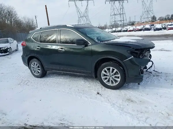 5N1AT2MV8JC789670 2018 NISSAN ROGUE - Image 1