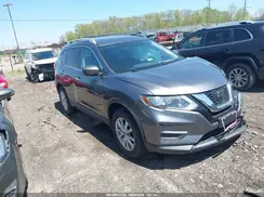 5N1AT2MV8JC789863 2018 NISSAN ROGUE