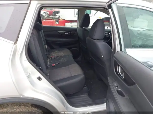 5N1AT2MV8JC790348 2018 NISSAN ROGUE - Image 8