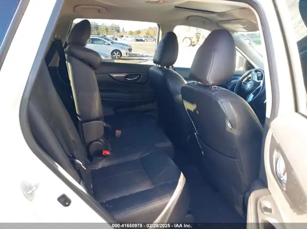 5N1AT2MV8JC791337 2018 NISSAN ROGUE - Image 8