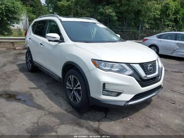 5N1AT2MV8JC796893 2018 NISSAN ROGUE - Image 1