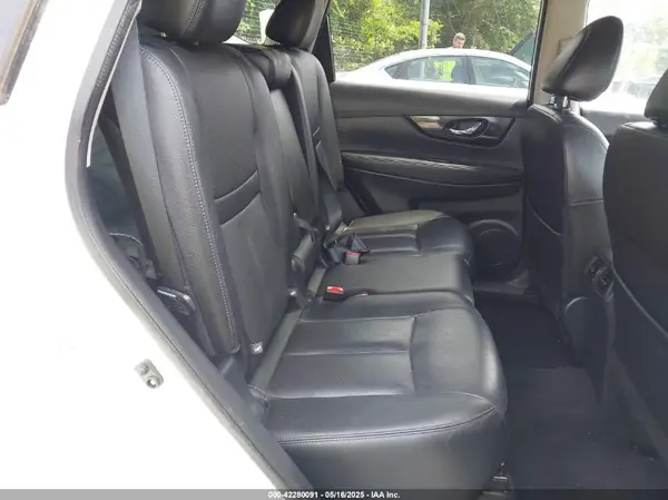 5N1AT2MV8JC796893 2018 NISSAN ROGUE - Image 8