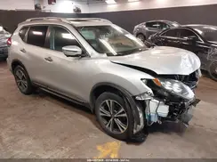5N1AT2MV8JC800215 2018 NISSAN ROGUE