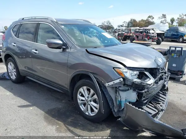 5N1AT2MV8JC806984 2018 NISSAN ROGUE - Image 1