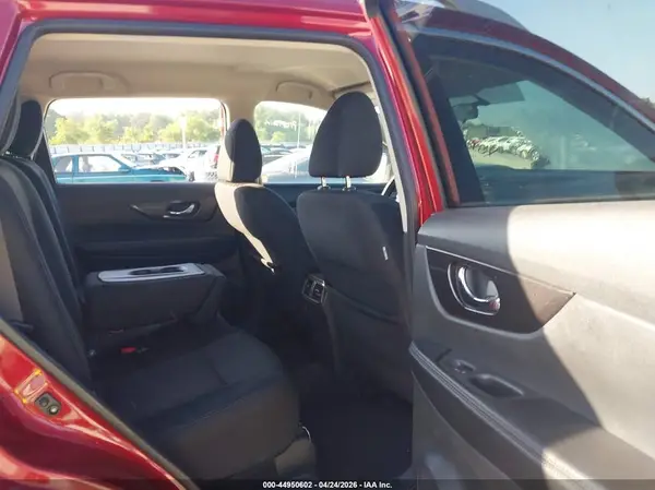 5N1AT2MV8JC807701 2018 NISSAN ROGUE - Image 8