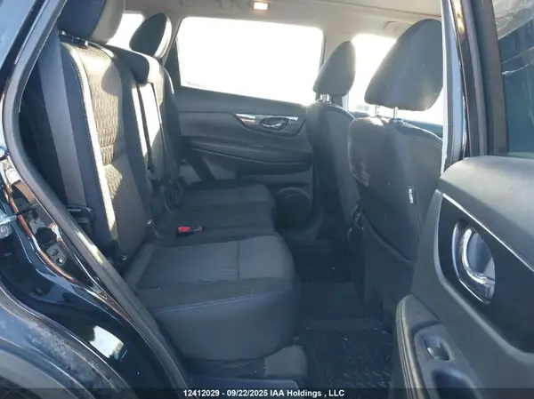 5N1AT2MV8JC811103 2018 NISSAN ROGUE - Image 8