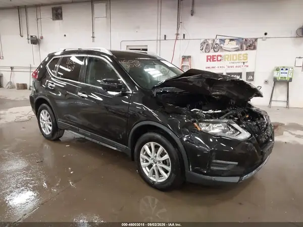 5N1AT2MV8JC811456 2018 NISSAN ROGUE - Image 1