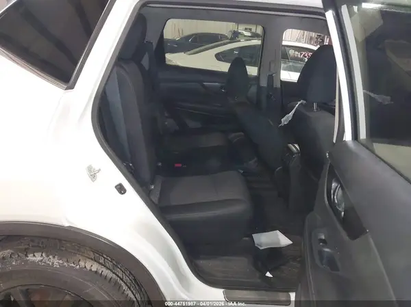 5N1AT2MV8JC816091 2018 NISSAN ROGUE - Image 8