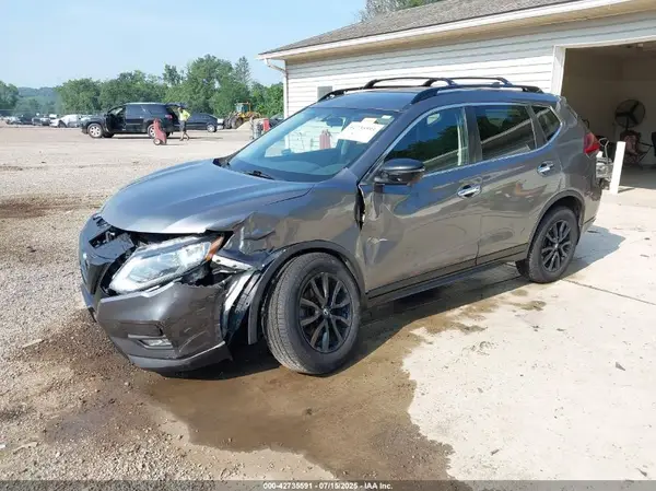 5N1AT2MV8JC816446 2018 NISSAN ROGUE - Image 2