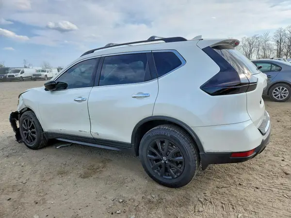 5N1AT2MV8JC816625 2018 NISSAN ROGUE - Image 2