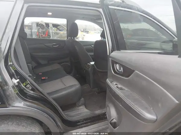 5N1AT2MV8JC816897 2018 NISSAN ROGUE - Image 8