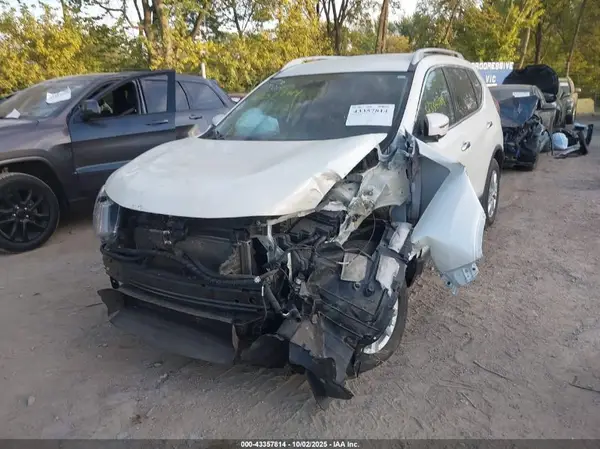 5N1AT2MV8JC818729 2018 NISSAN ROGUE - Image 2