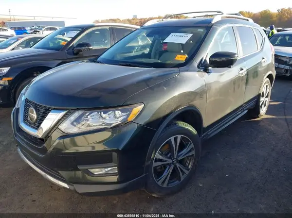 5N1AT2MV8JC824417 2018 NISSAN ROGUE - Image 2