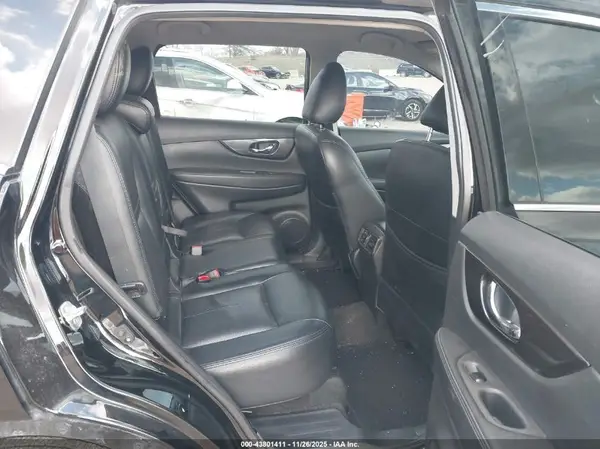 5N1AT2MV8JC826006 2018 NISSAN ROGUE - Image 8