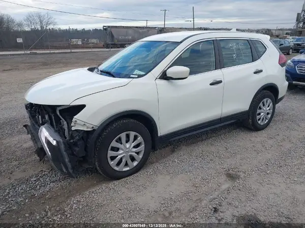 5N1AT2MV8JC827981 2018 NISSAN ROGUE - Image 2