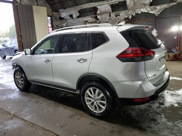 5N1AT2MV8JC837751 2018 NISSAN ROGUE - Image 2