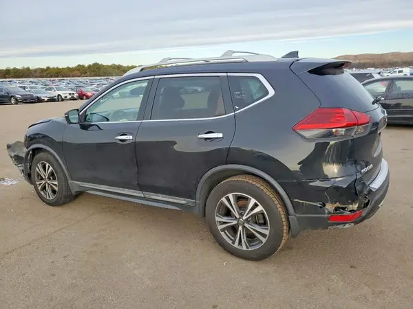 5N1AT2MV8JC838575 2018 NISSAN ROGUE - Image 2