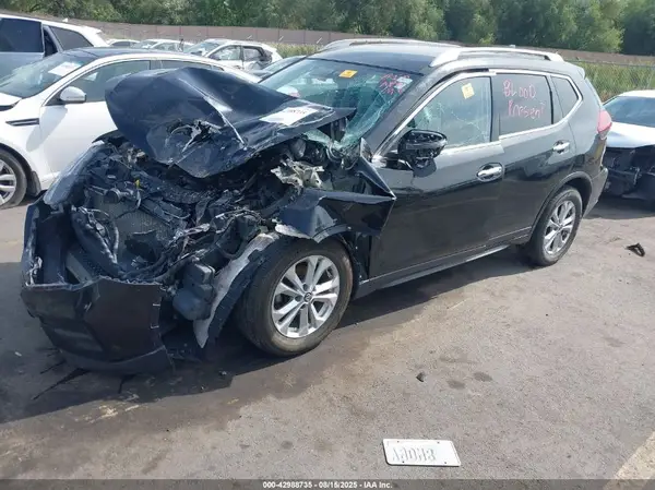 5N1AT2MV8JC842366 2018 NISSAN ROGUE - Image 2