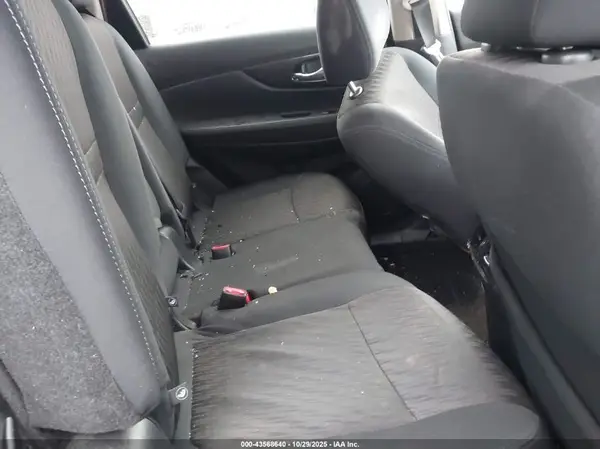 5N1AT2MV8JC842643 2018 NISSAN ROGUE - Image 8