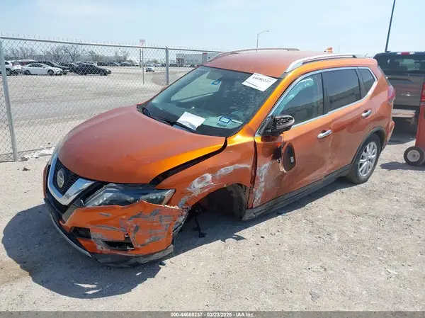 5N1AT2MV8JC846871 2018 NISSAN ROGUE - Image 2