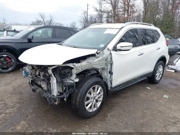 5N1AT2MV8JC848765 2018 NISSAN ROGUE - Image 2