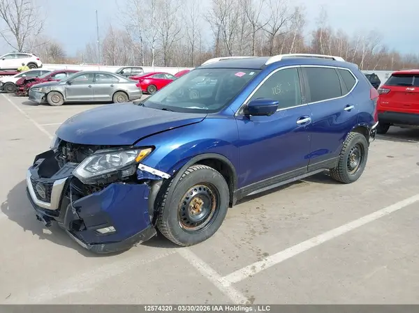 5N1AT2MV8JC852072 2018 NISSAN ROGUE - Image 2