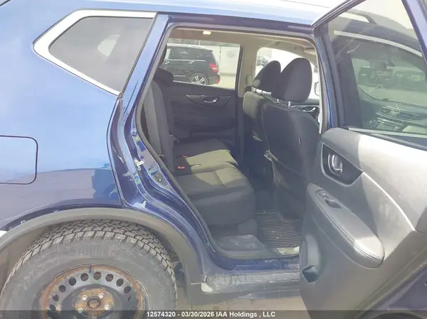 5N1AT2MV8JC852072 2018 NISSAN ROGUE - Image 8