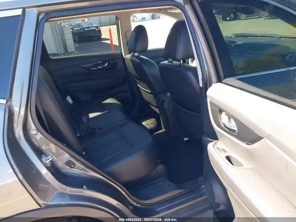 5N1AT2MV8KC725193 2019 NISSAN ROGUE - Image 8