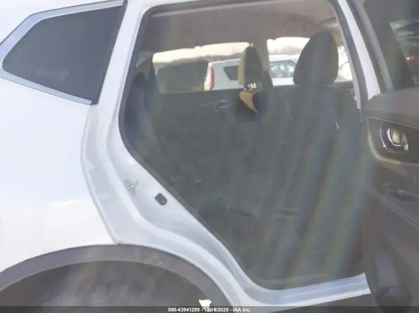 5N1AT2MV8KC739563 2019 NISSAN ROGUE - Image 8