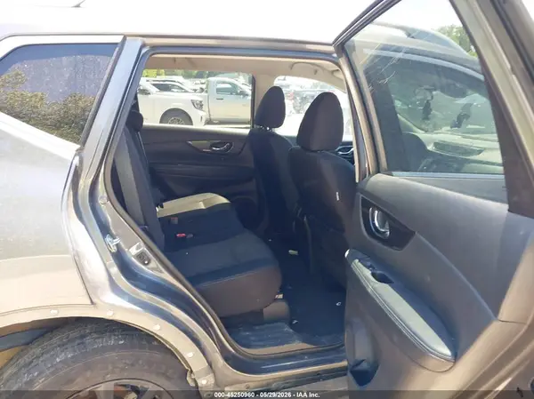 5N1AT2MV8KC785667 2019 NISSAN ROGUE - Image 8