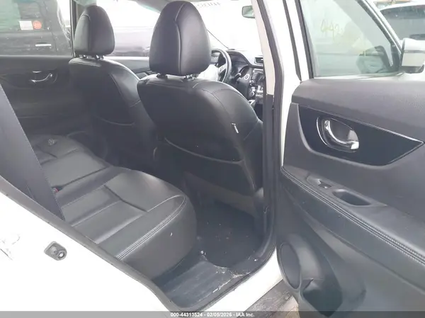 5N1AT2MV8KC811233 2019 NISSAN ROGUE - Image 8