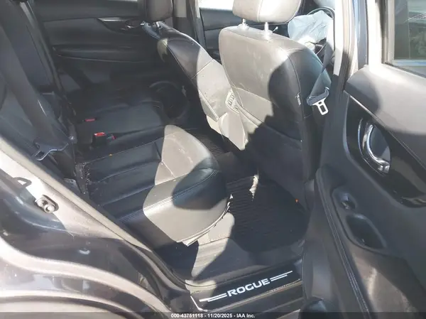5N1AT2MV8KC827528 2019 NISSAN ROGUE - Image 8
