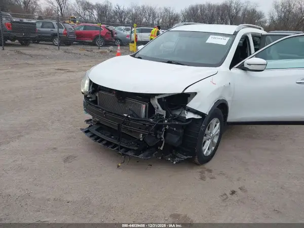 5N1AT2MV9GC894971 2016 NISSAN ROGUE - Image 2