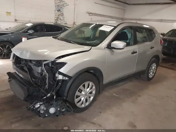 5N1AT2MV9HC731996 2017 NISSAN ROGUE - Image 2